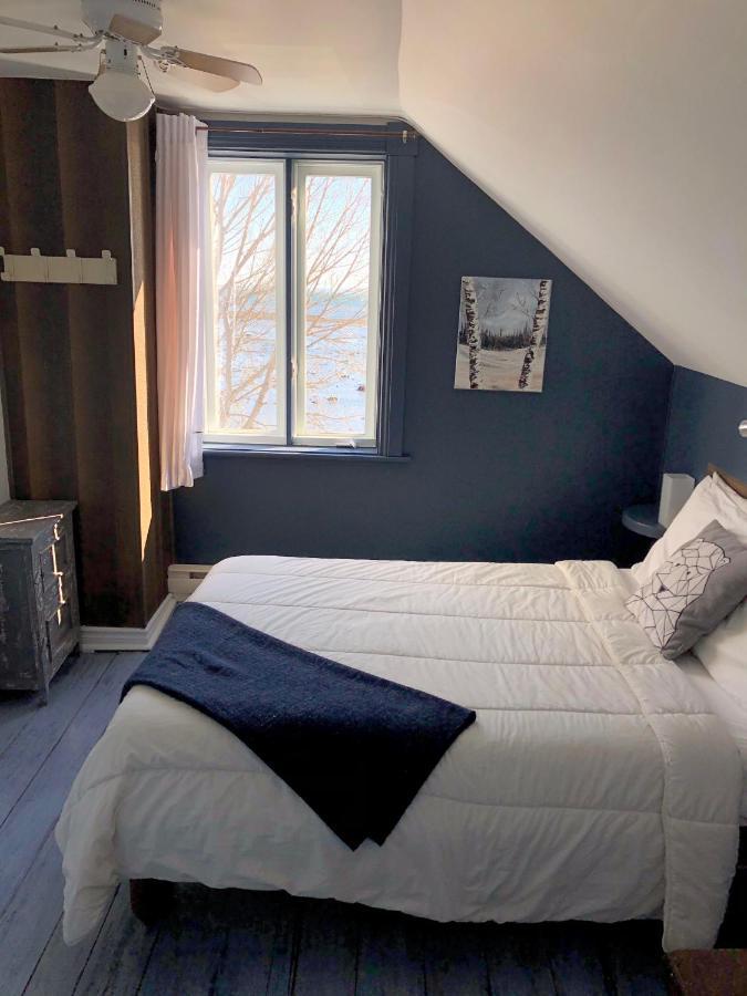 Les Pinsons Des Rives Bed & Breakfast Ла Мале Екстериор снимка