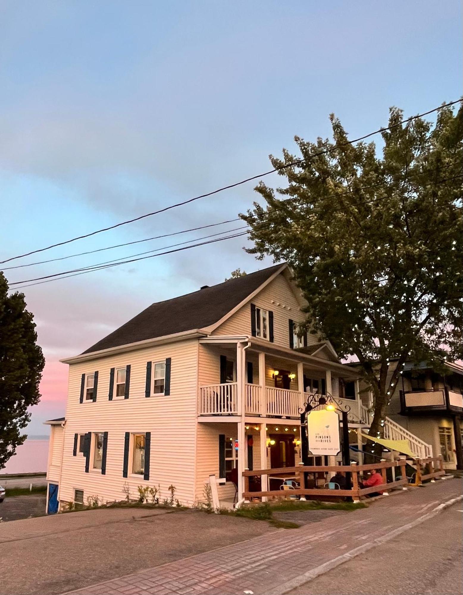 Les Pinsons Des Rives Bed & Breakfast Ла Мале Екстериор снимка