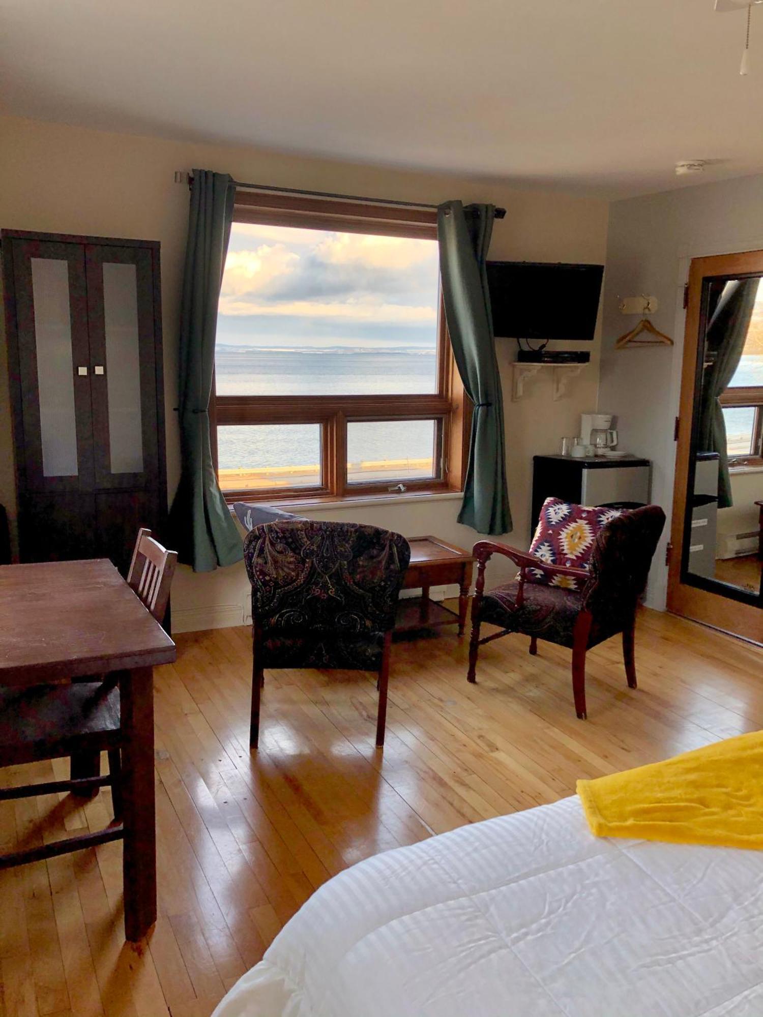 Les Pinsons Des Rives Bed & Breakfast Ла Мале Стая снимка